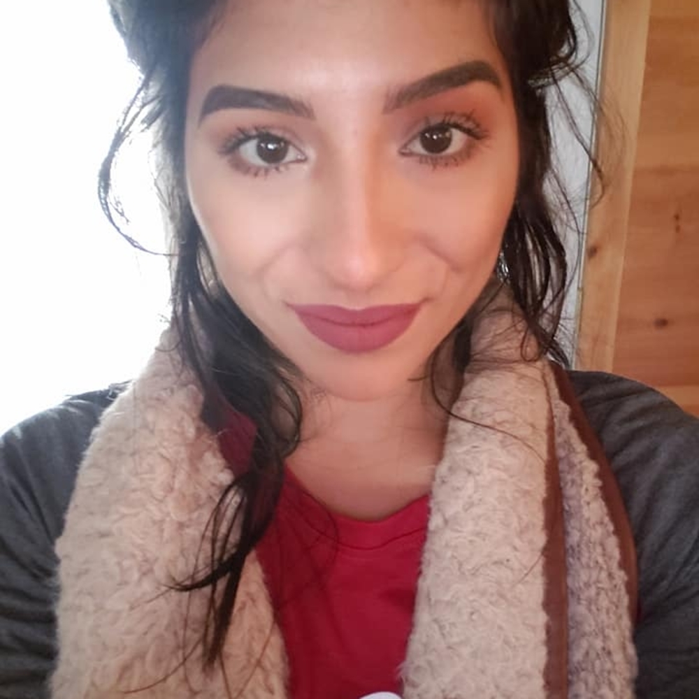 Meet your Posher, Yolanda